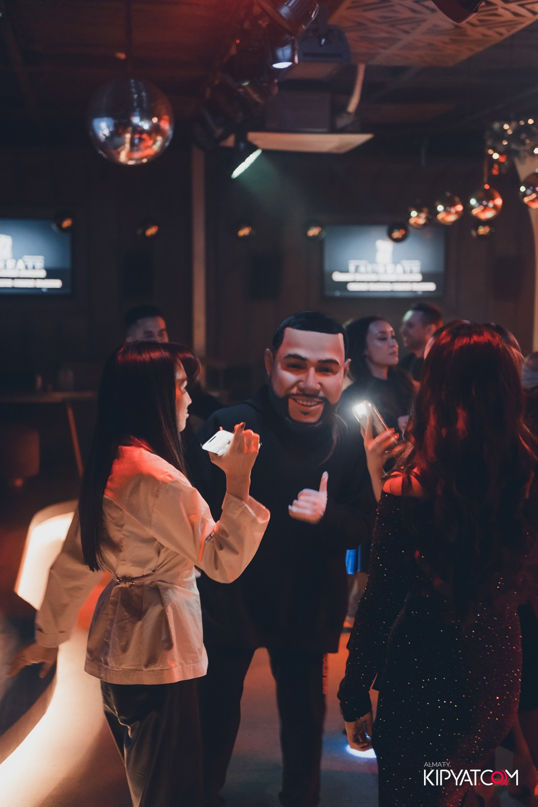 LAUREATE GRANDE CAFE. КИПЯТКОМ АЛМАТЫ!