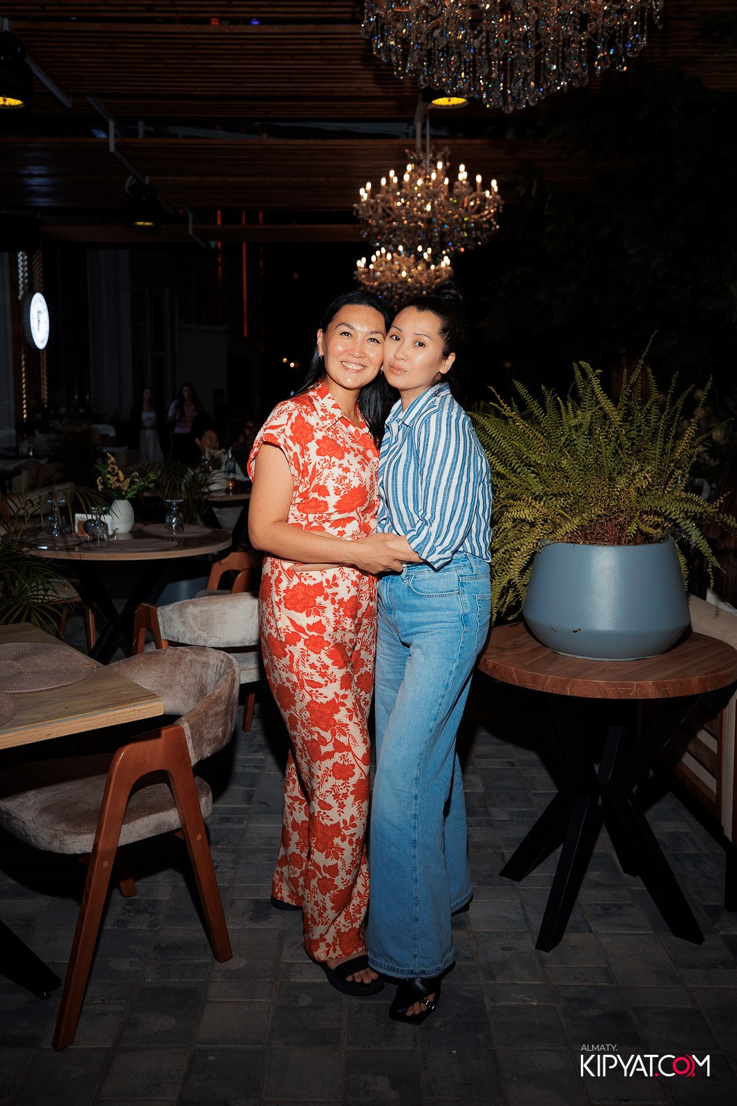 FRIENDS BAR & TERRACE. КИПЯТКОМ АЛМАТЫ!