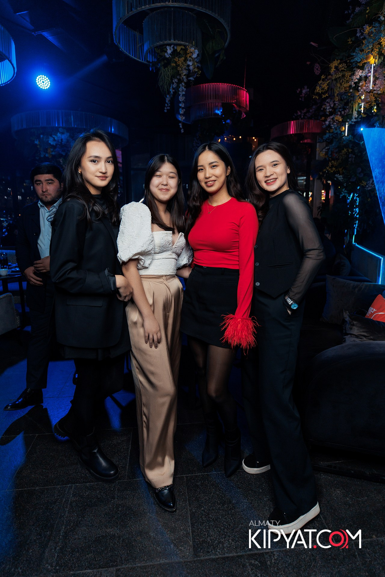 FRIENDS BAR & TERRACE. КИПЯТКОМ АЛМАТЫ! Фотосъемка мероприятий в Алматы