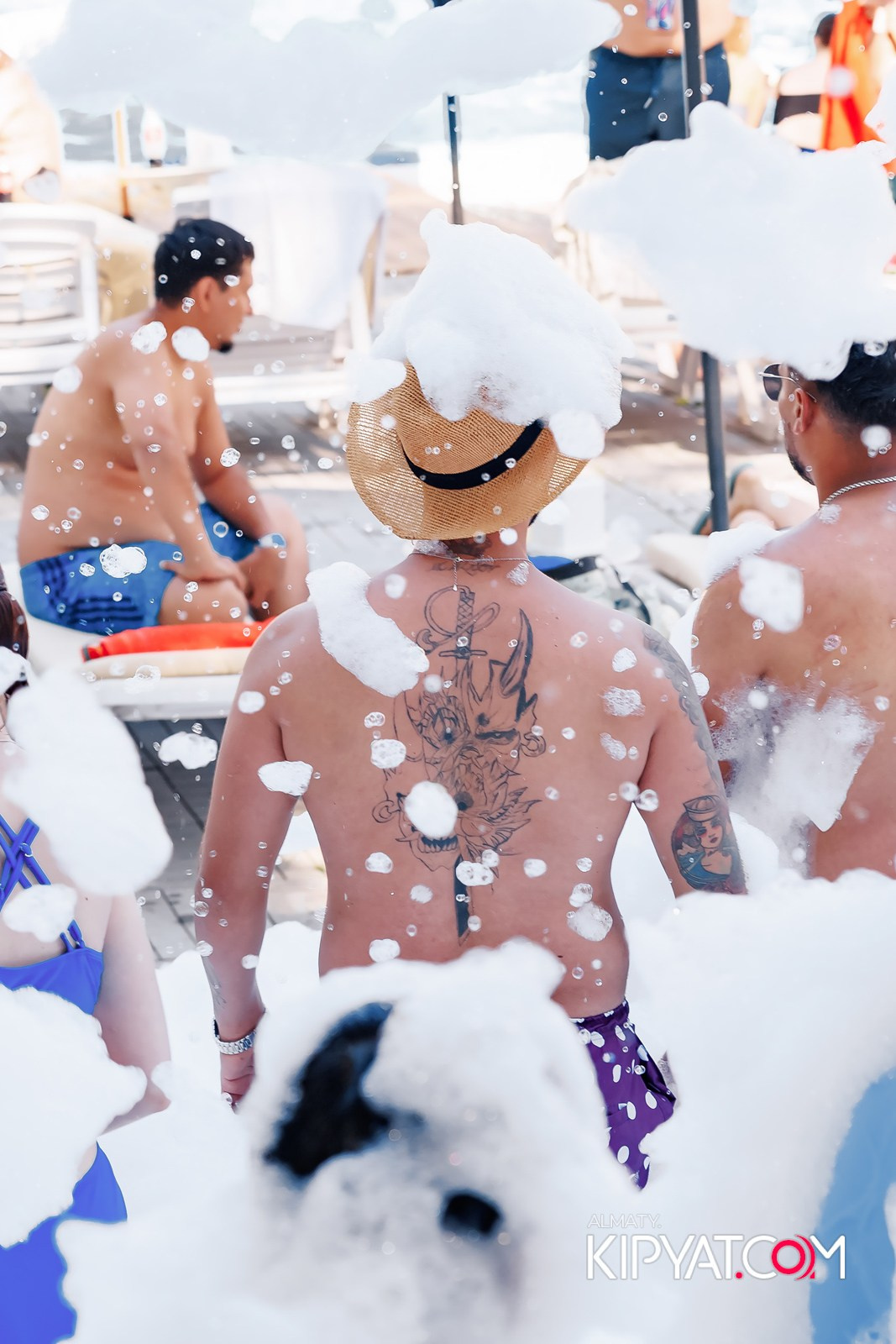 ПЕННАЯ ВЕЧЕРИНКА/ДЫМОВОЕ ШОУ/БАССЕЙН DELIGHT POOL. КИПЯТКОМ АЛМАТЫ!