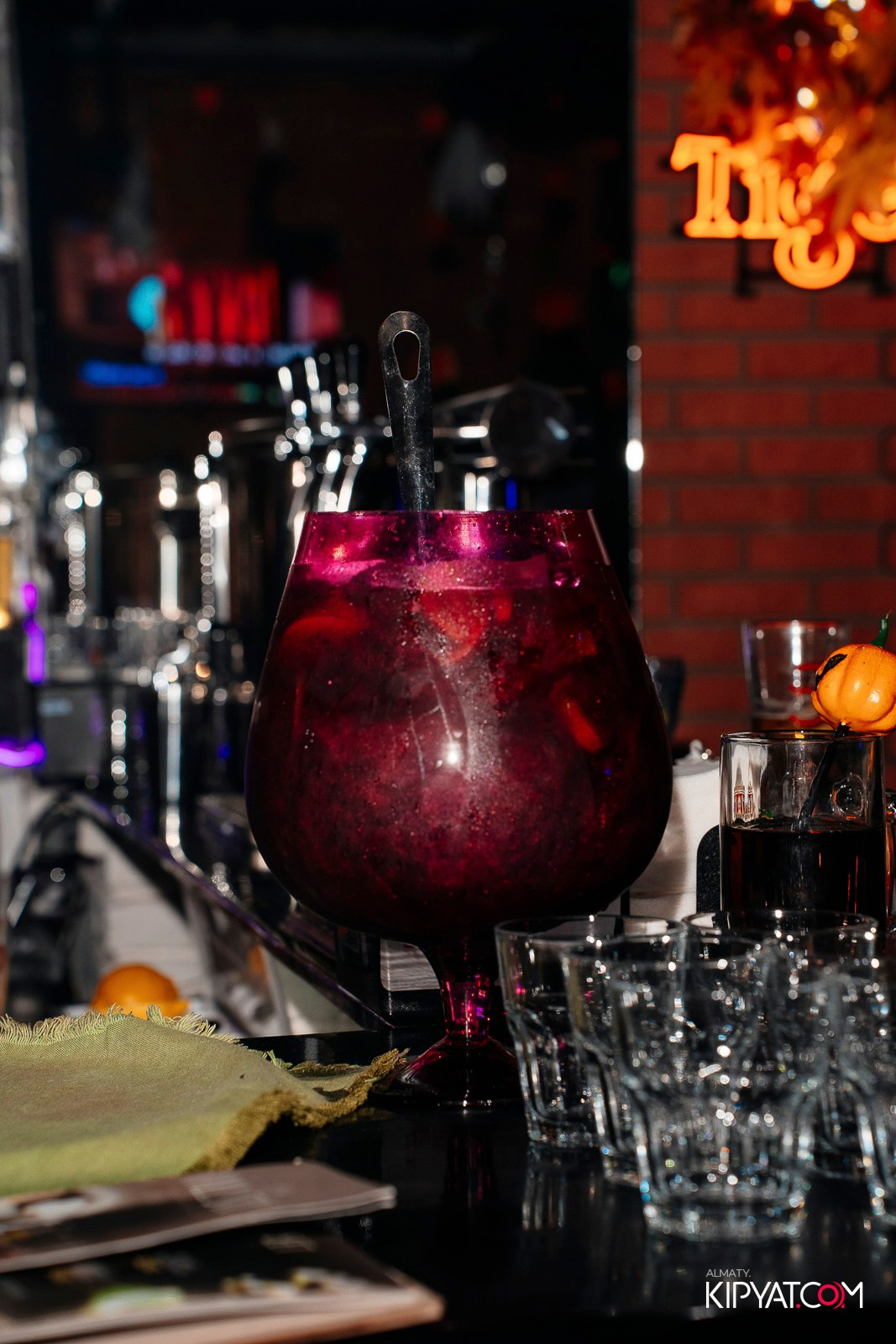 HALLOWEEN PARTY — THE WALL STREET. КИПЯТКОМ АЛМАТЫ!