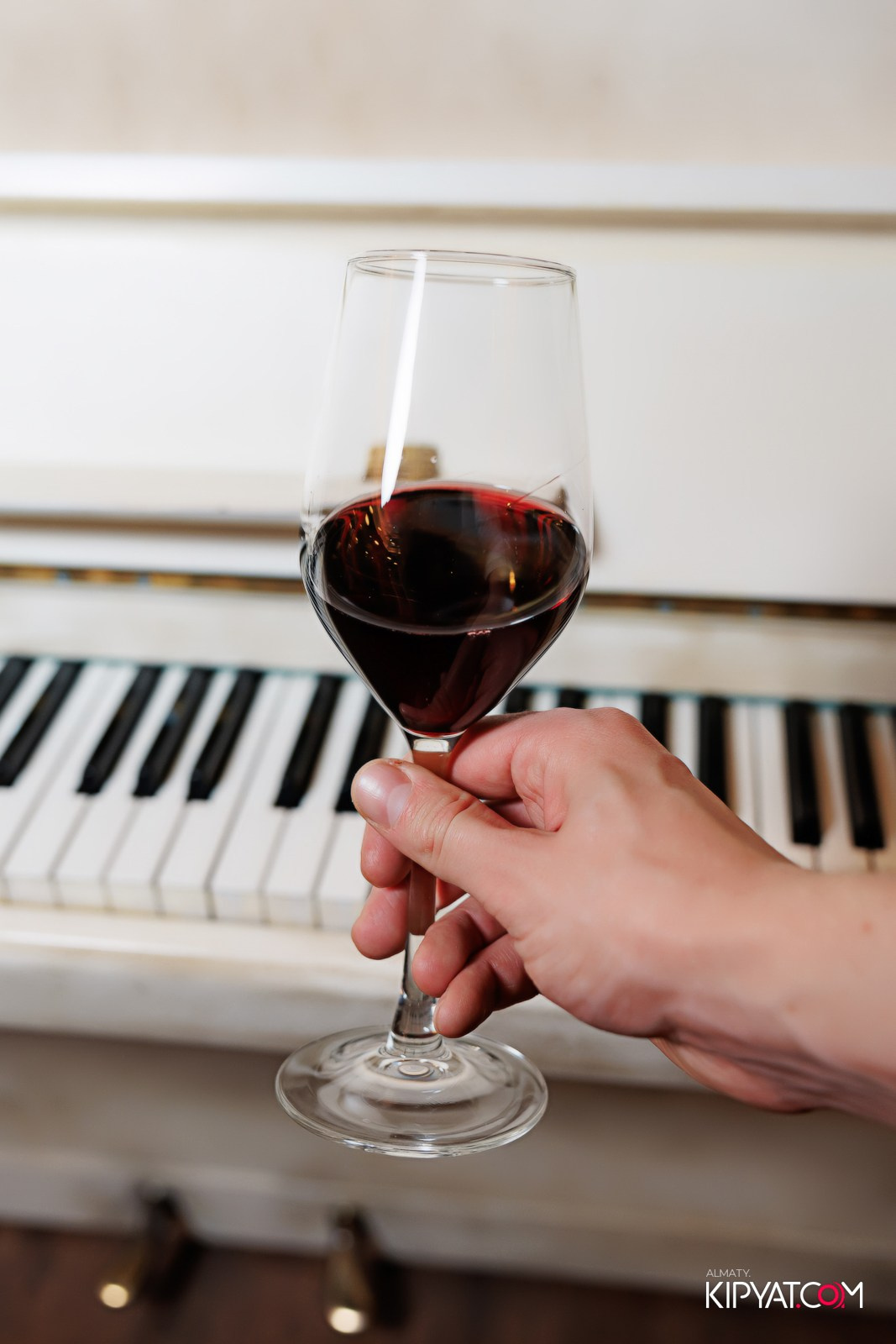 LAUREATE GRAND CAFÉ. КИПЯТКОМ АЛМАТЫ!