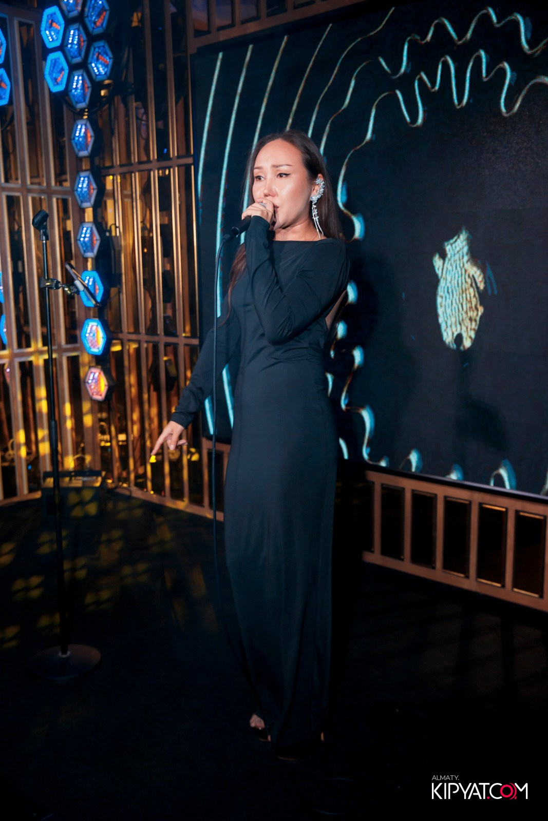 УХО И МЕДВЕДЬ НА КУРМАНГАЗЫ. КИПЯТКОМ АЛМАТЫ! Фотосъемка мероприятий в Алматы