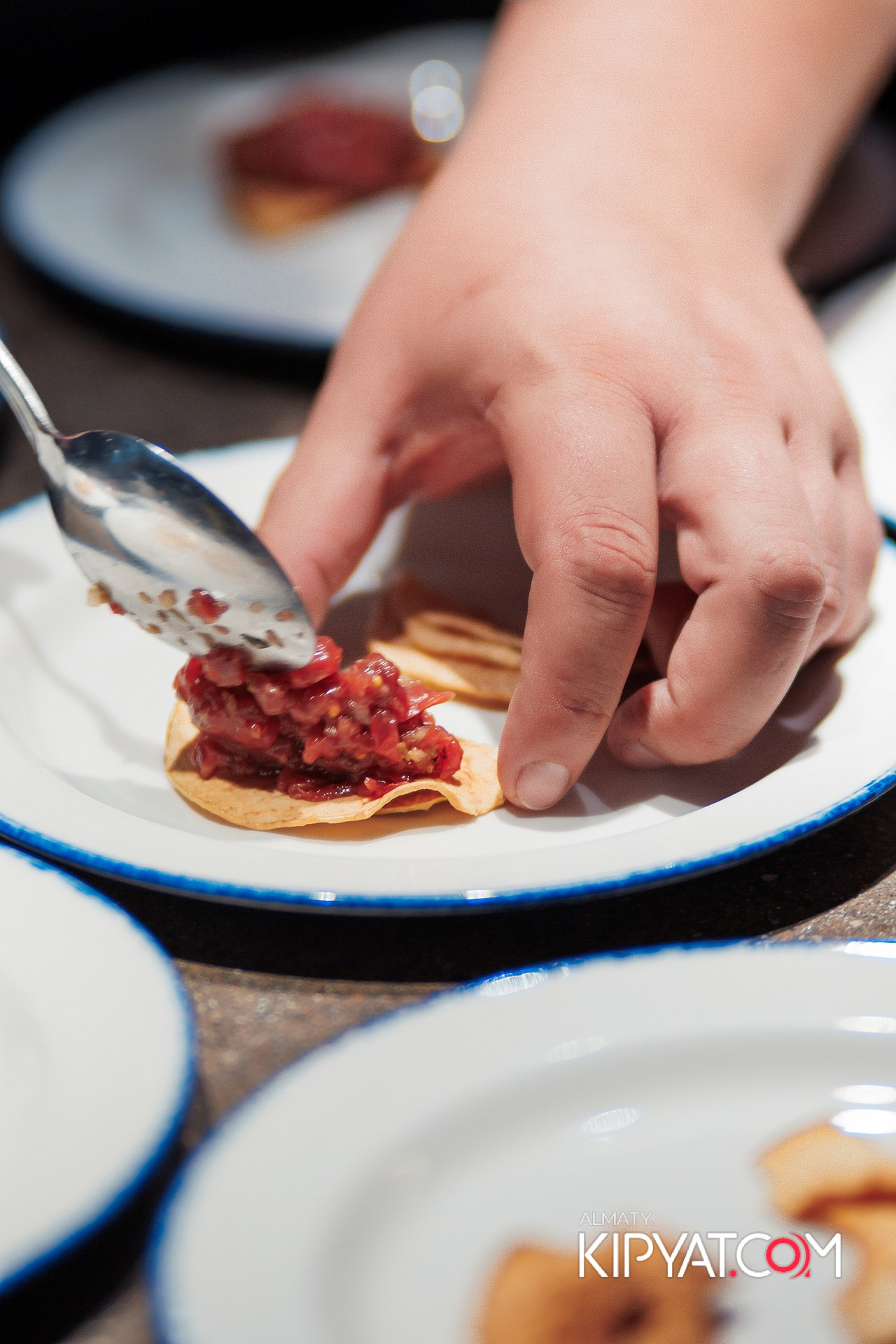 ЭКСКЛЮЗИВНЫЙ ГАСТРОНОМИЧЕСКИЙ УЖИН В 4 РУКИ В СОПРОВОЖДЕНИИ ВИН АБРАУ-ДЮРСО. КИПЯТКОМ АЛМАТЫ!