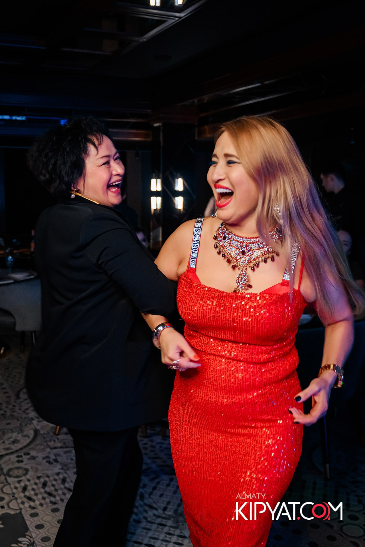 Monroe. КИПЯТКОМ АЛМАТЫ!