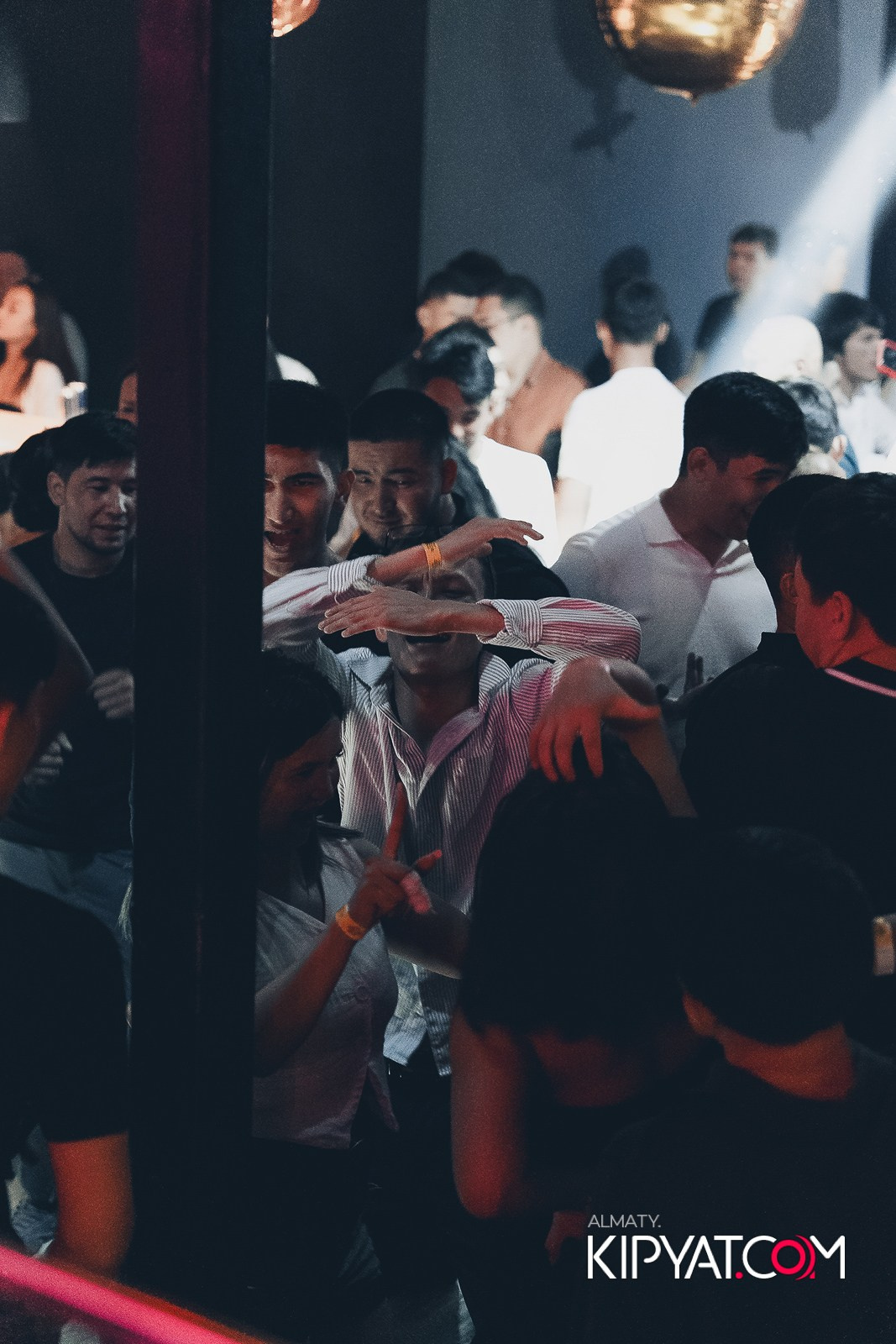 UYAT EMES BAR. КИПЯТКОМ АЛМАТЫ!