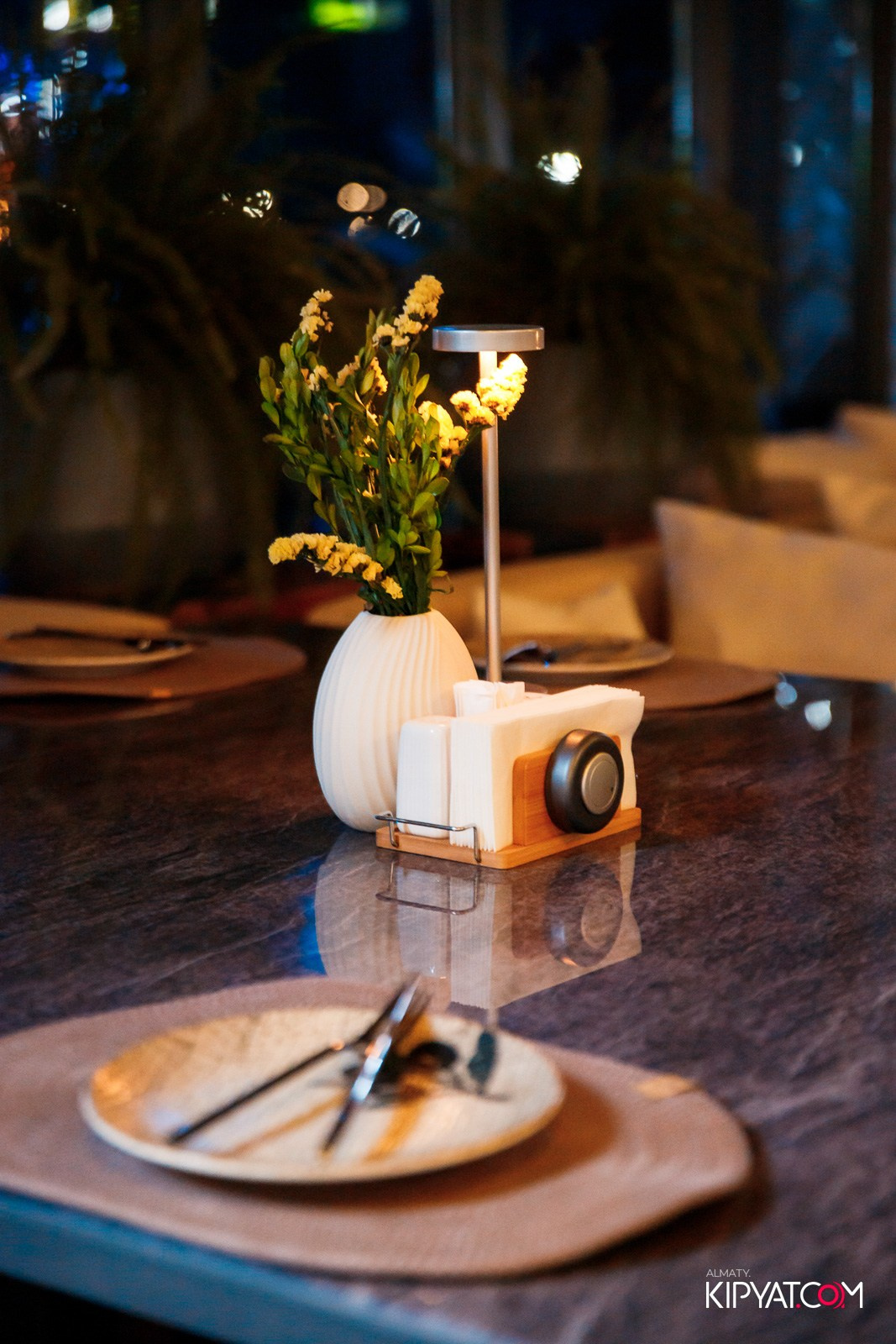 FRIENDS BAR & TERRACE. КИПЯТКОМ АЛМАТЫ!