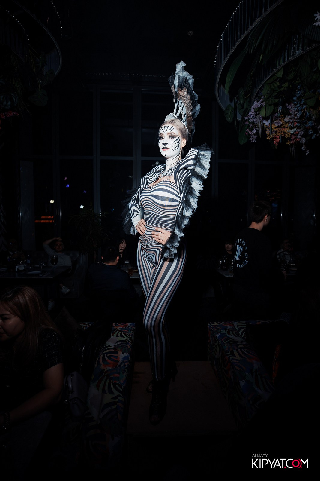 FRIENDS BAR & TERRACE. КИПЯТКОМ АЛМАТЫ!