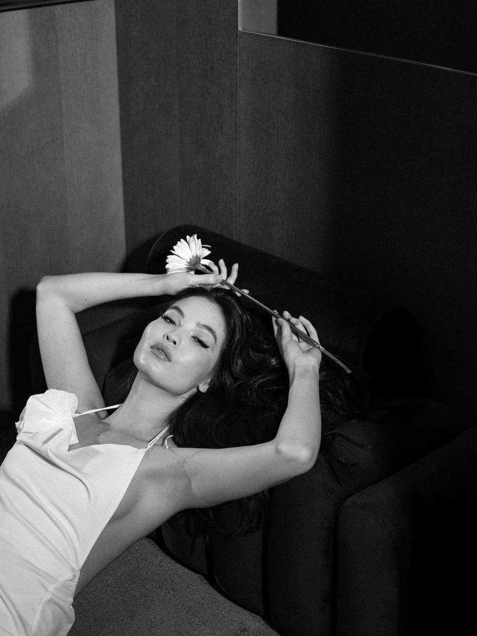 Модель для предметной съемки Аделина Б. Казань| Sale Easy