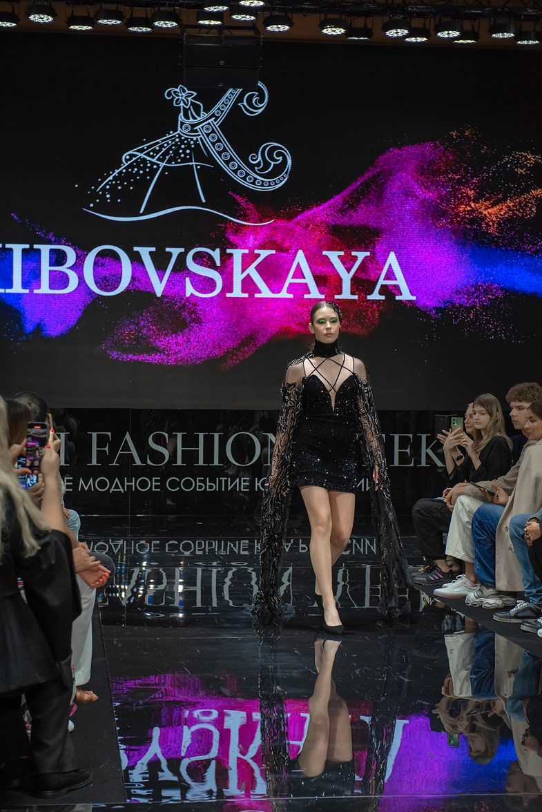 SochiFashionWeek2024 дизайнер Кибовская. Семейный и коммерческий фотограф в Сочи Александр Бодунов