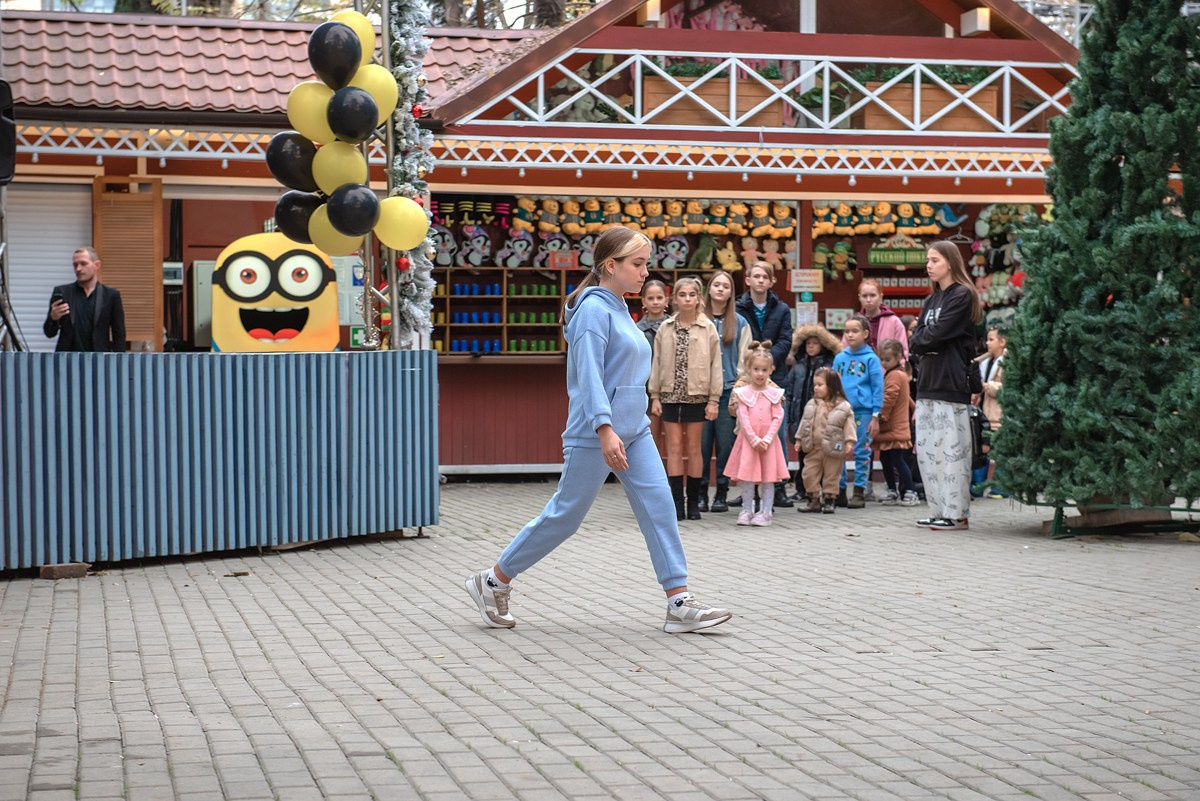 Парк Ривьера дефиле HAPPYkids. Семейный и коммерческий фотограф в Сочи Александр Бодунов
