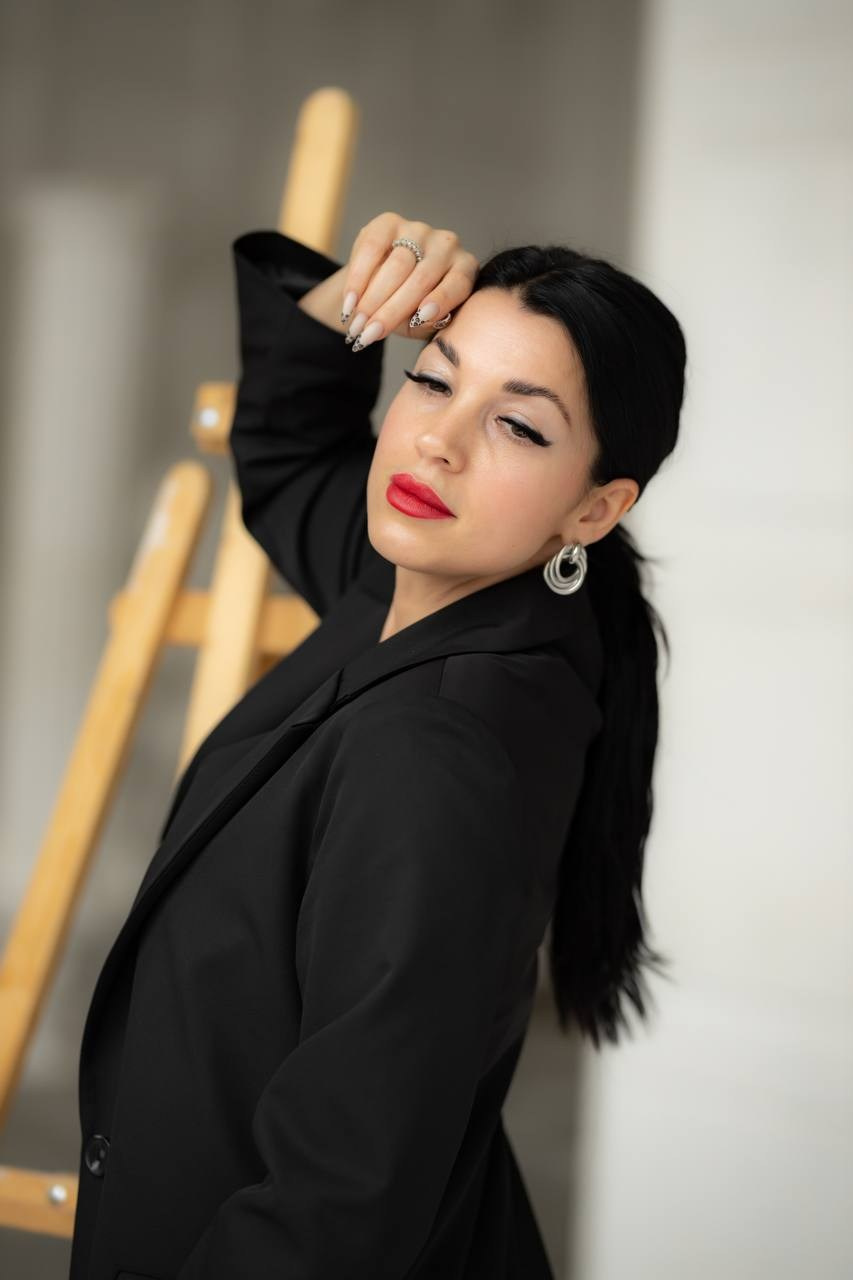 Женский портрет на циклораме и в студии. Фотограф Москва