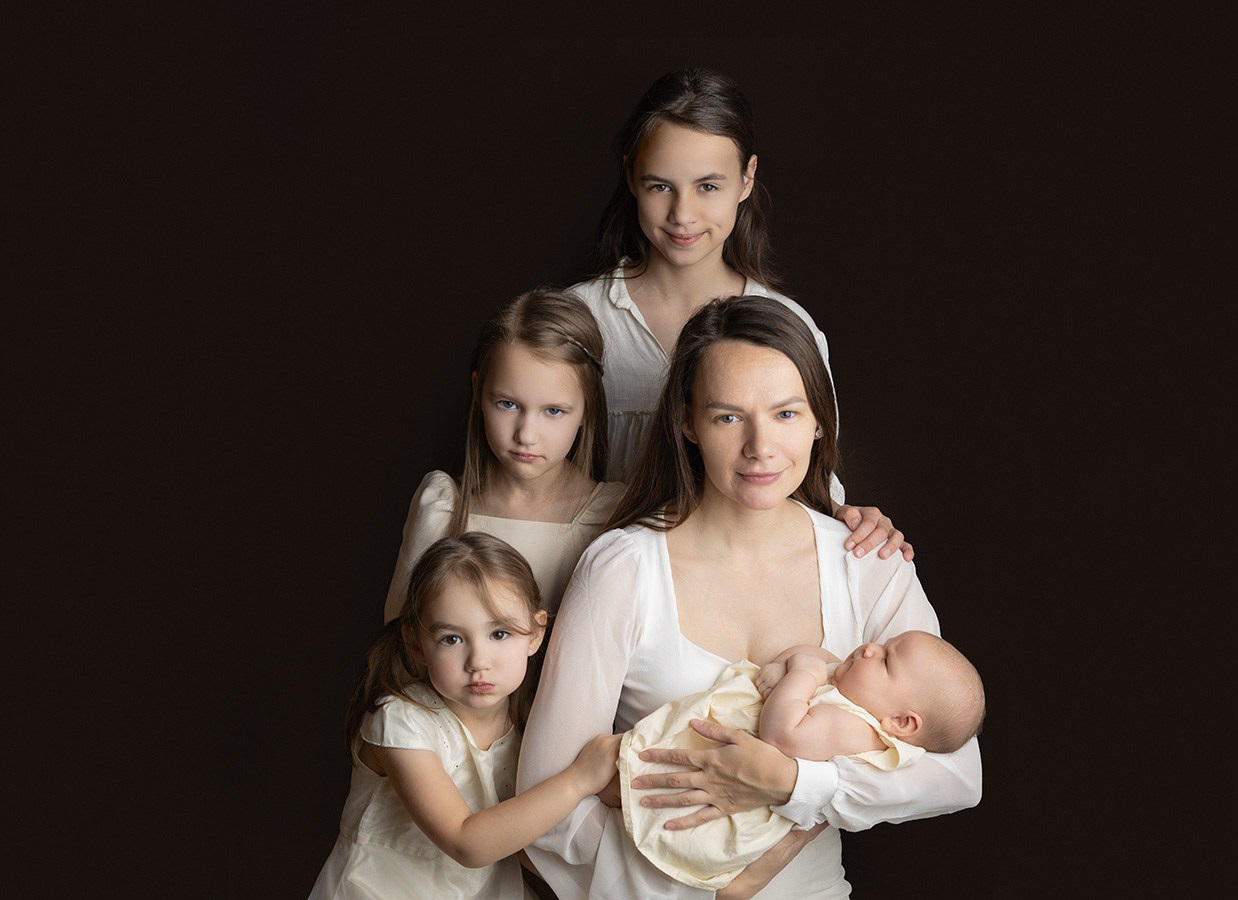 Семейные кадры темная тема. Фотограф новорожденных Матвеева Ольга Санкт-Петербург СПб Пушкин Шушары Славянка