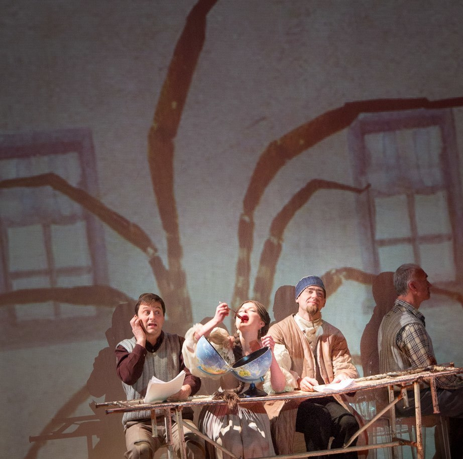 Blue life. Анна Гантимурова иллюстратор, театральный видеохудожник мультипликатор