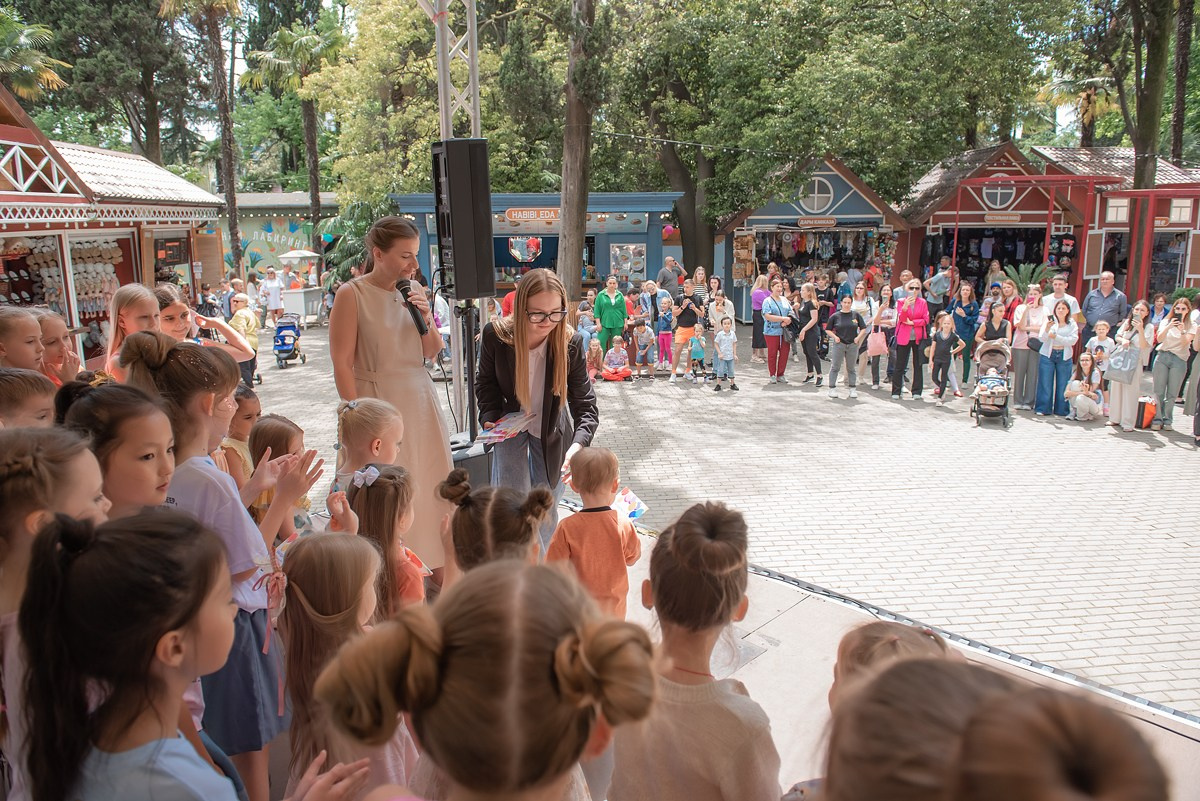 Парк Ривьера дефиле HAPPYkids. Семейный и коммерческий фотограф в Сочи Александр Бодунов