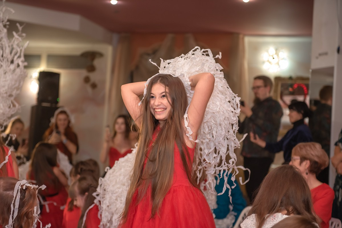 Выпускной в детской школе моделей HAPPYkids 2024. Семейный и коммерческий фотограф в Сочи Александр Бодунов