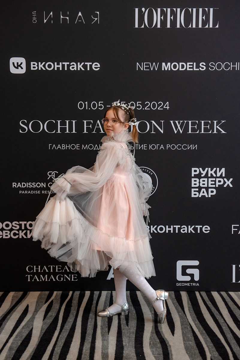 SochiFashionWeek2024 дизайнер Анохина. Семейный и коммерческий фотограф в Сочи Александр Бодунов