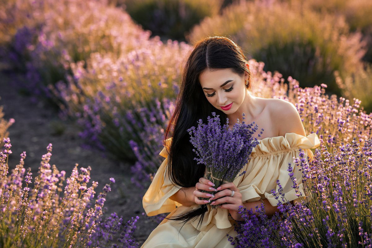 Фотосессия в лаванде, лавандовое поле, идеи для съемки в лаванде. Свадебный фотограф Новороссийск Марина КрамарИна Полещук