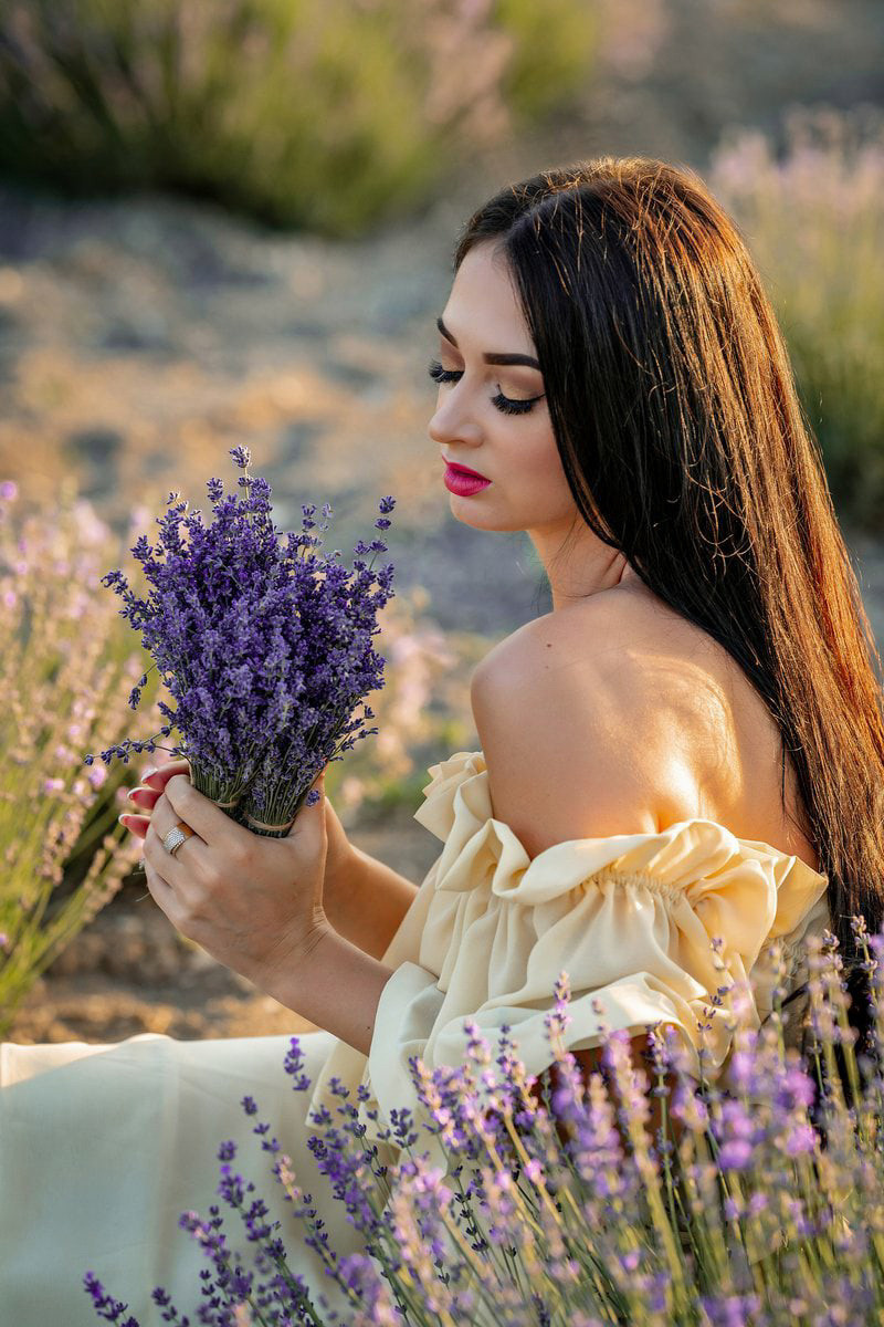 Фотосессия в лаванде, лавандовое поле, идеи для съемки в лаванде. Свадебный фотограф Новороссийск Марина КрамарИна Полещук