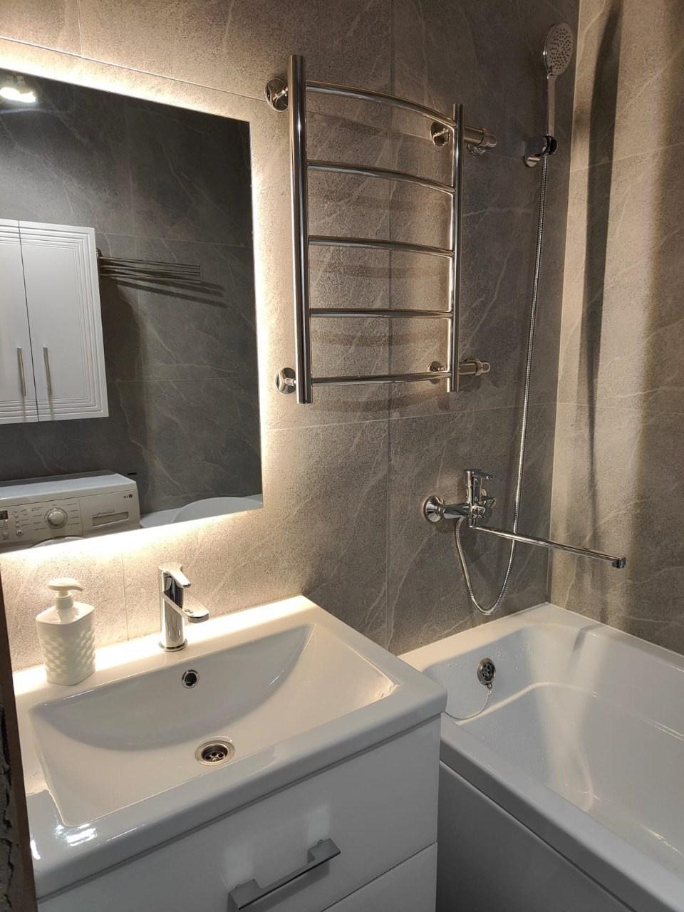 Ванная комната (ул. Проспект Победы д. 60). Ремонт санузла, туалета, ванной под ключ в Казани. Укладка плитки