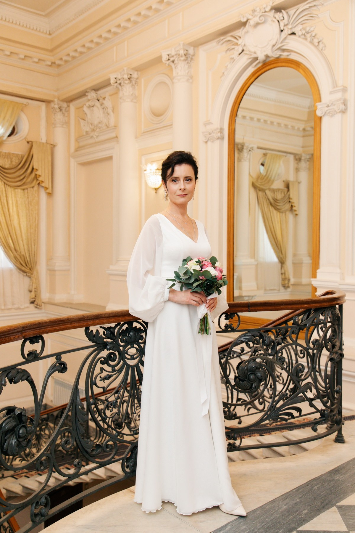 Свадебная регистрация во 2-м дворце бракосочетания. Фотограф крещение венчание в Петербурге! Помогает подобрать храм и посоветовал душевного батюшку в СПб