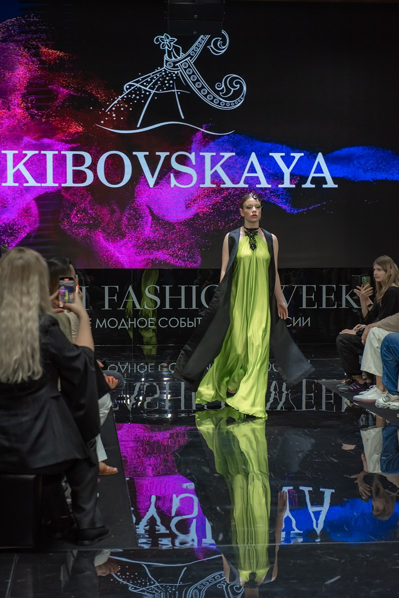 SochiFashionWeek2024 дизайнер Кибовская. Семейный и коммерческий фотограф в Сочи Александр Бодунов