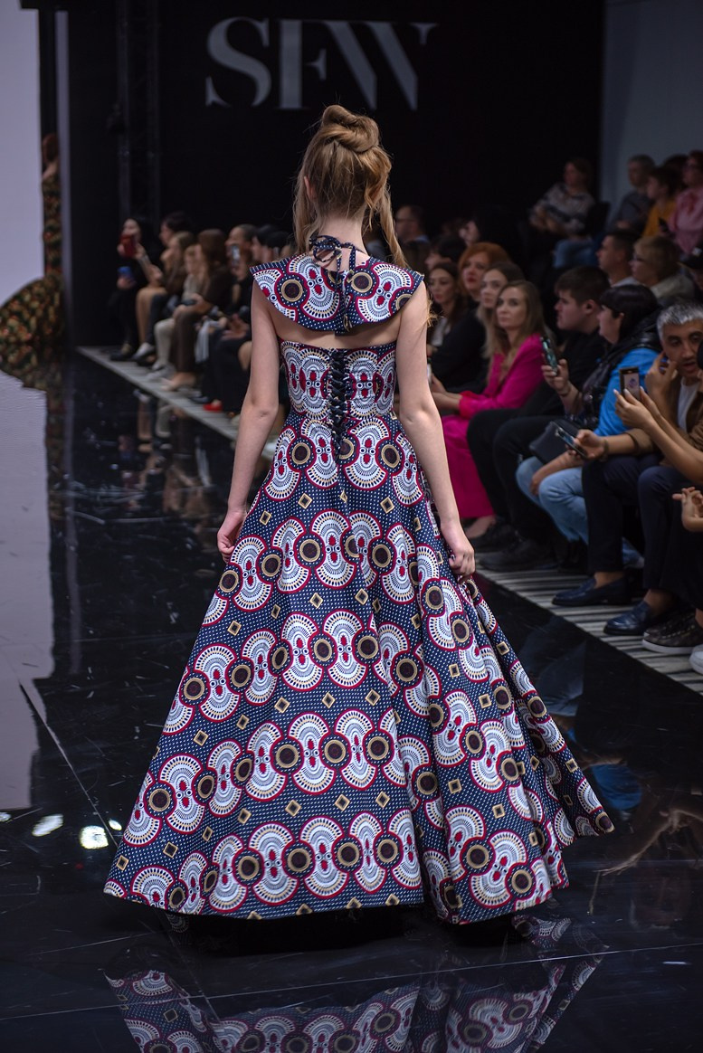 SochiFashionWeek2024 дизайнер Юлия Крылова. Семейный и коммерческий фотограф в Сочи Александр Бодунов