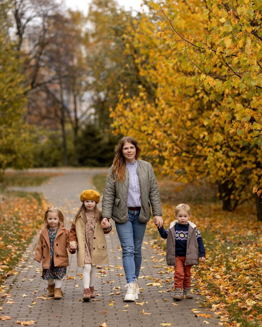 Мама с детьми