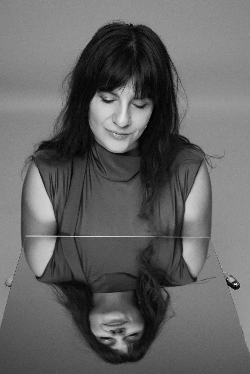 Зеркало. Фотограф для маркетплейсов Михаил Бове