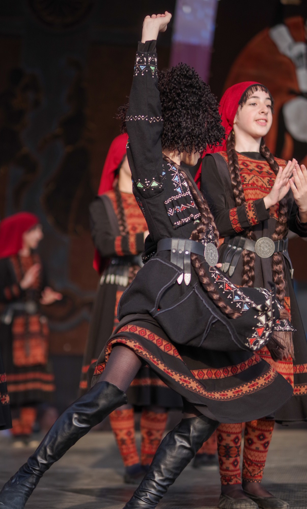 Грузинский танец. Портретный фотограф Денис Милютин