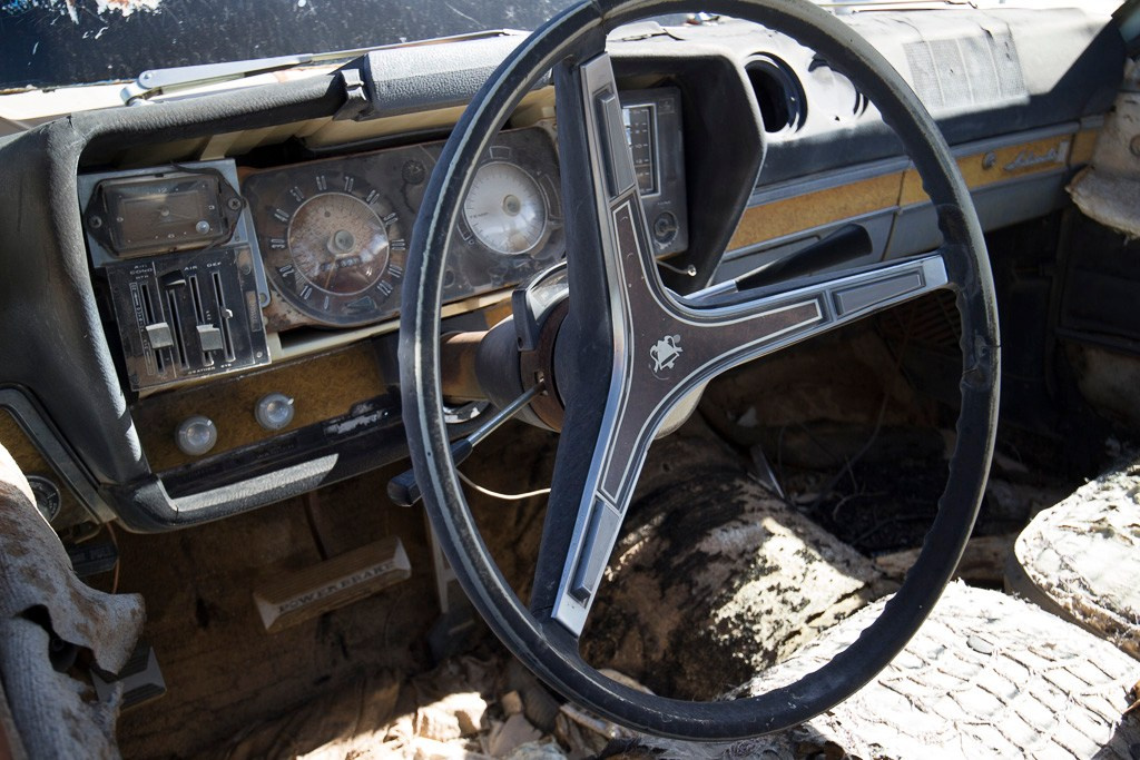 Ретро- авторазборка, США, 2013. Фотограф Василий Буланов