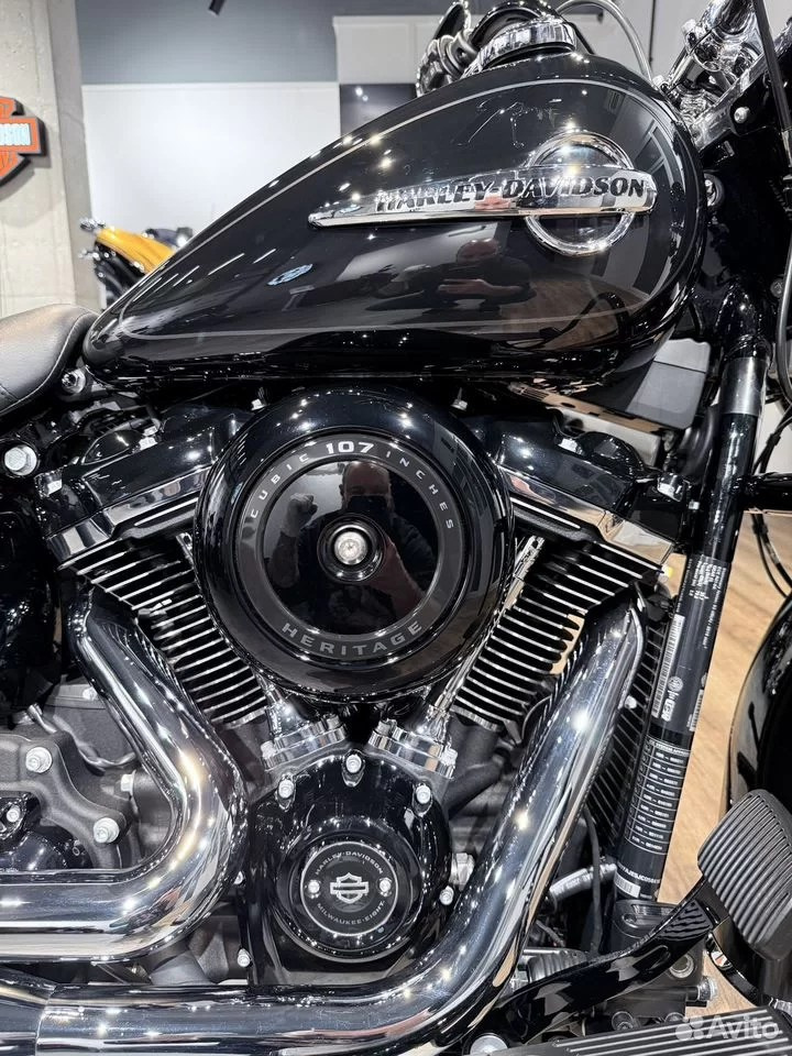 Купить Harley-Davidson 2019 HD Heritage NEW (Softail/Dyna) — подробнее на сайте. Hello Davidson, Москва. Только хорошие мотоциклы…