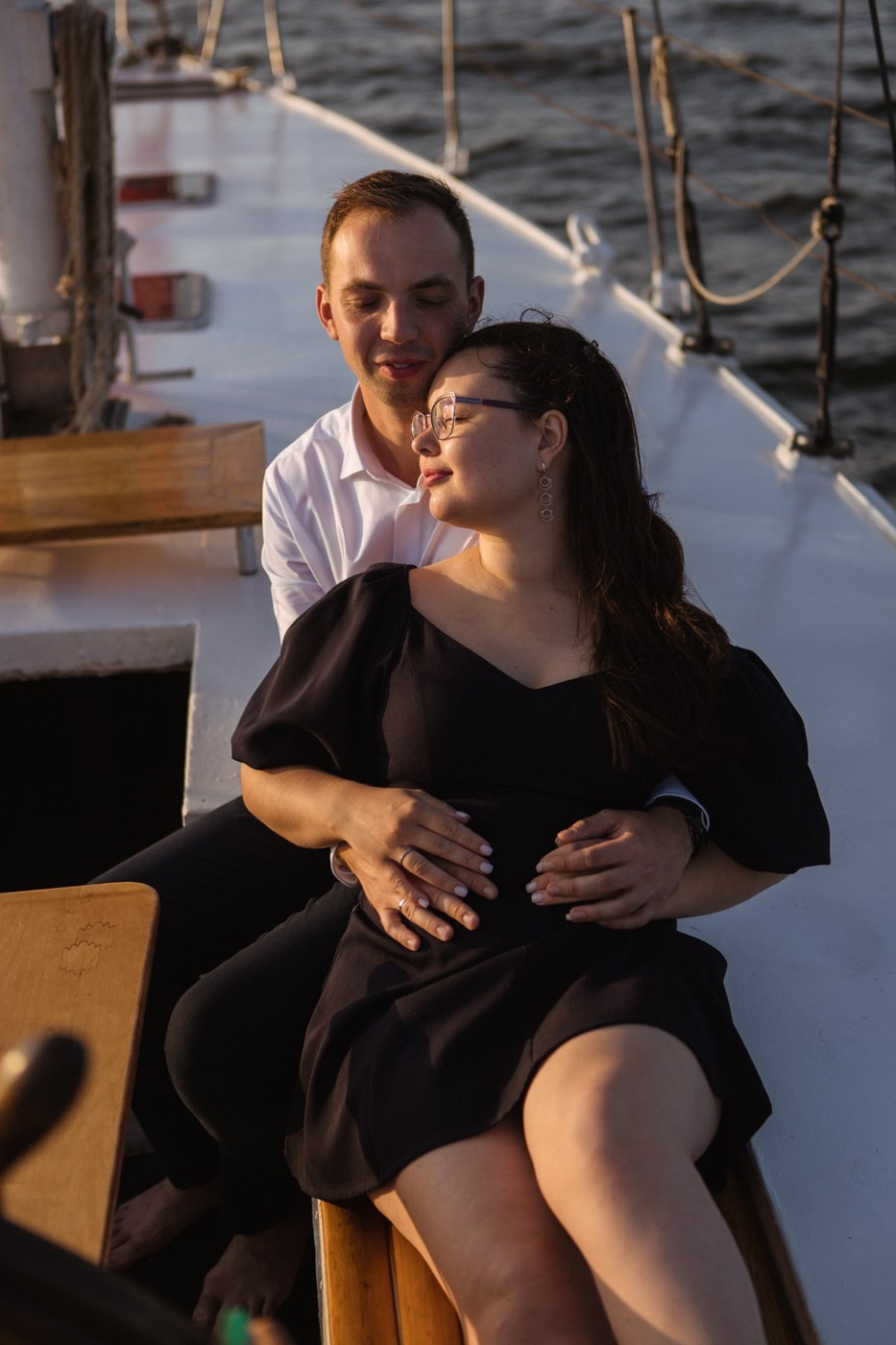 Захар и Татьяна. Прогулочная съемка на яхте. Фотографы в городе Волгограде — Людмила Агеева и Алексей Околелов