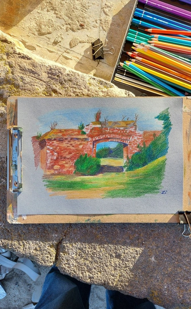 Цветные карандаши, пастель. Фотограф Юлия Зимина