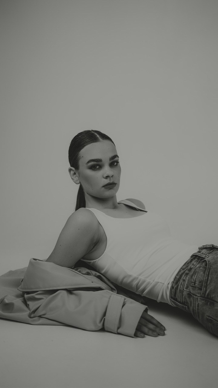 Черно-белая фотосессия на циклораме в фотостудии Новочеркасска «Рафинад». Свадебный фотограф в Ростове-на-Дону. Таинство Крещения и Венчания, семейные фотосессии. Алёна Чёботова