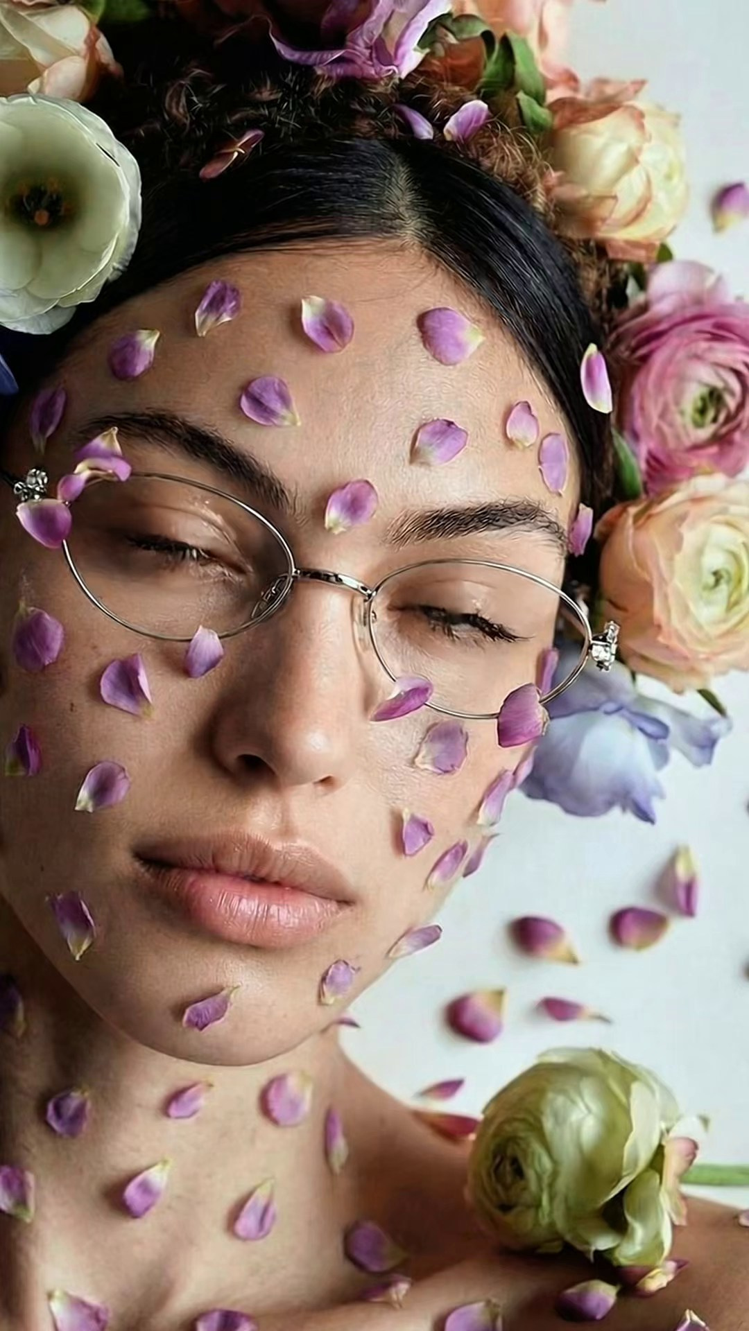 ИИ-видео. ИИ КОНТЕНТ ДЛЯ БРЕНДОВ DARIA_AICREATES