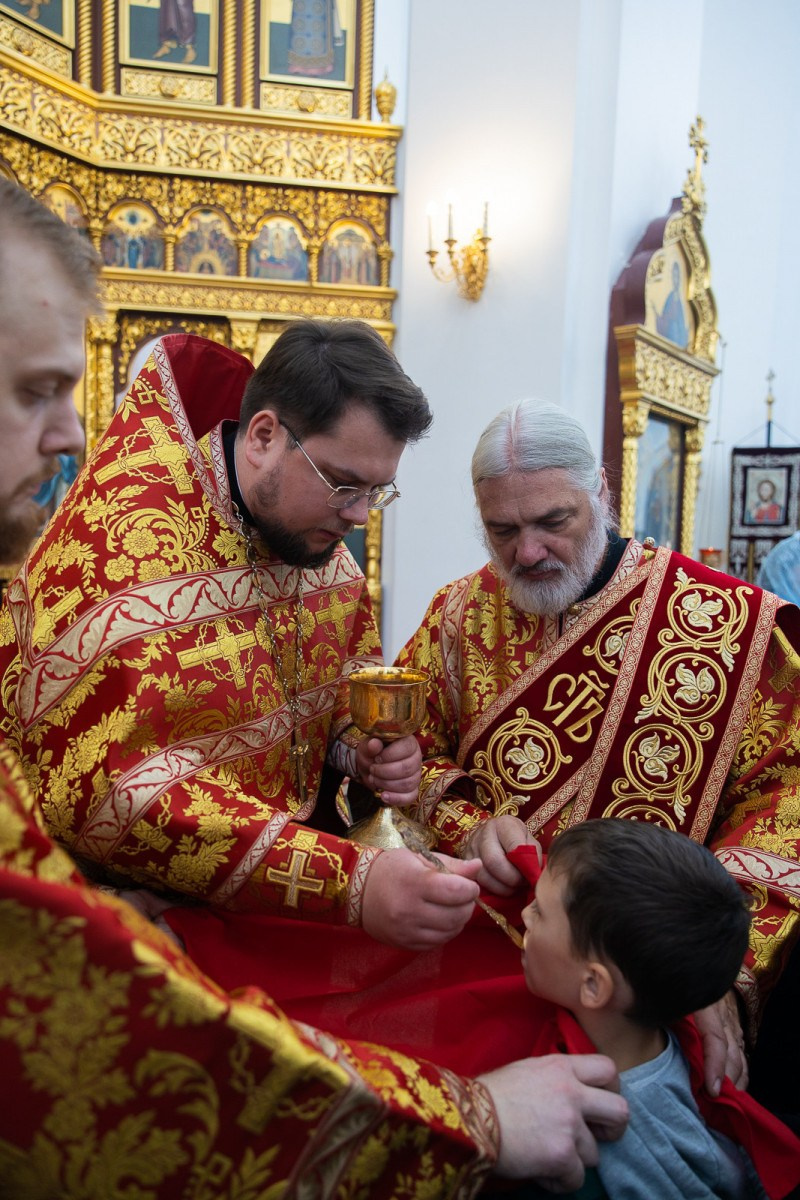 Архиерейское Богослужение в Неделю 4-ю по Пятидесятнице. Саратовское Северо-Западное благочиние