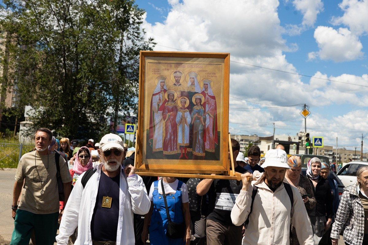 Архиерейское Богослужение в Неделю 4-ю по Пятидесятнице. Саратовское Северо-Западное благочиние