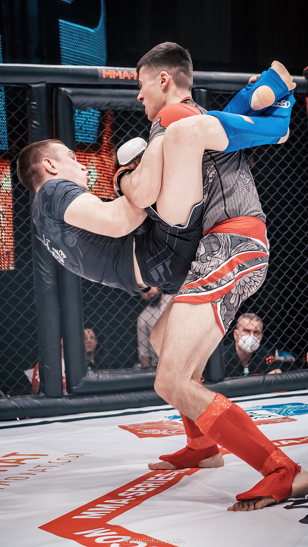 Fight riot, 12 февраля 2022. Марк Шишкин — репортажный фотограф в Воронеже и России