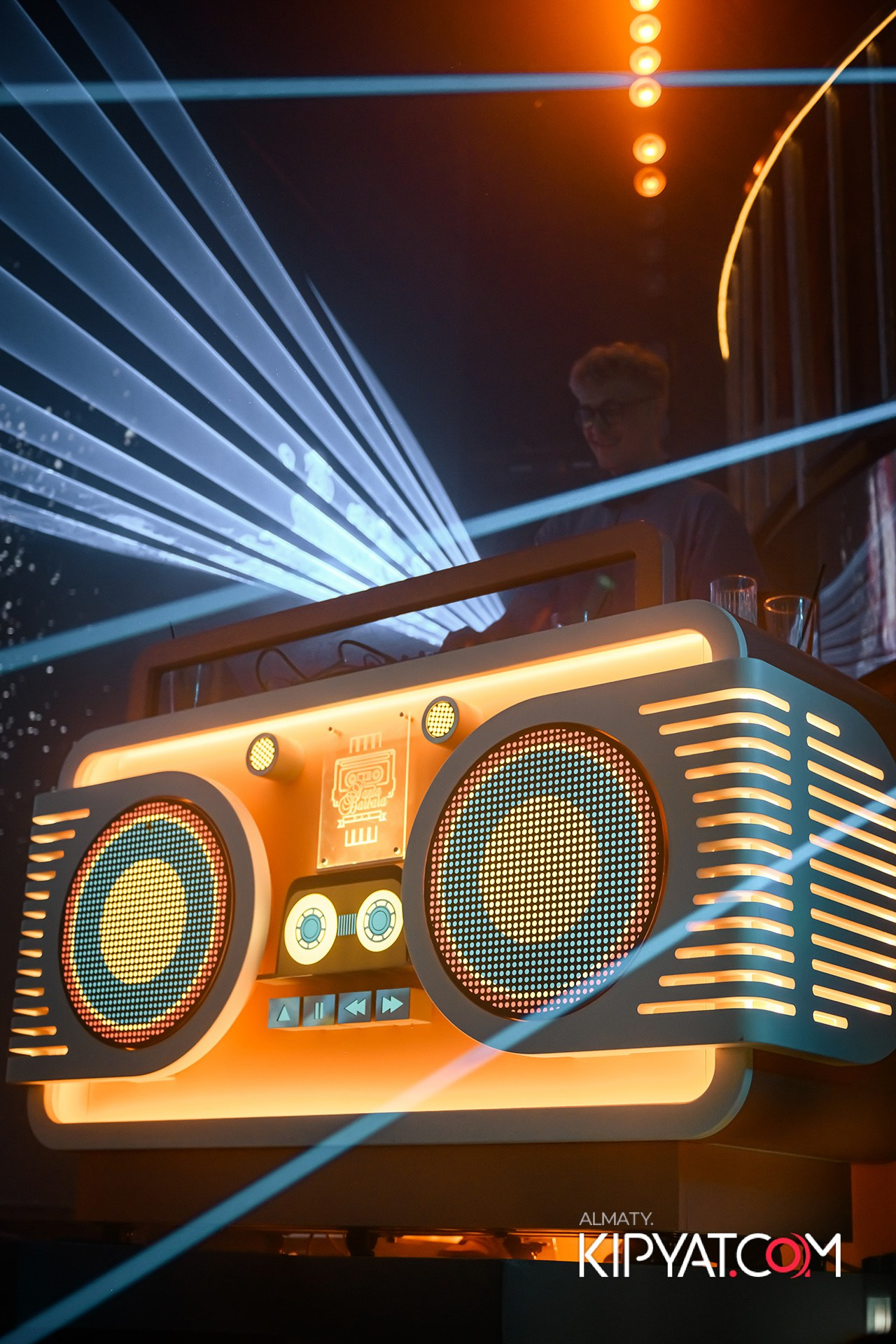 SANTA BARBARA ВЫСТУПЛЕНИЕ ГРУППЫ БРАТЬЯ ГРИММ. КИПЯТКОМ АЛМАТЫ!