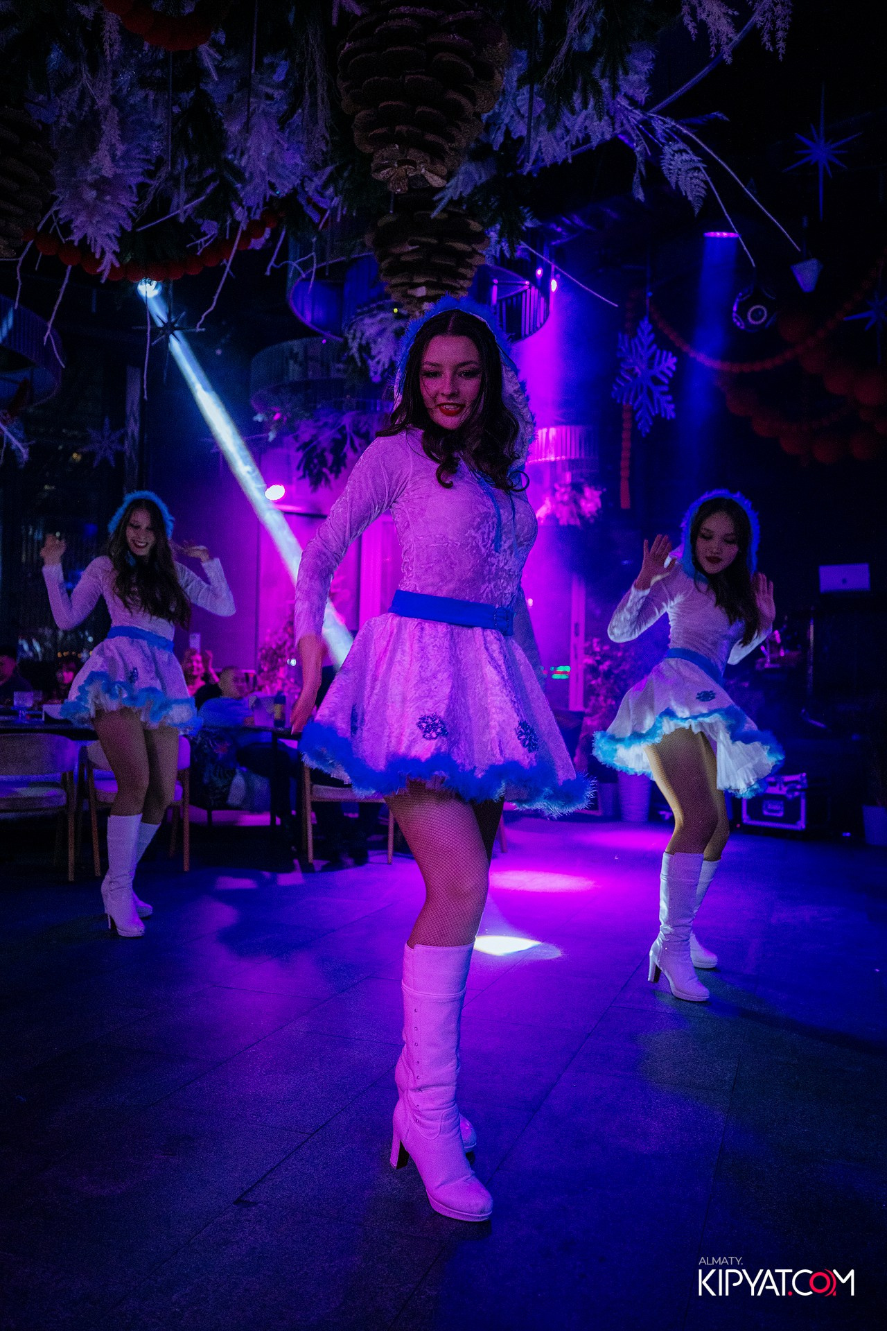 FRIENDS BAR & TERRACE. КИПЯТКОМ АЛМАТЫ! Фотосъемка мероприятий в Алматы