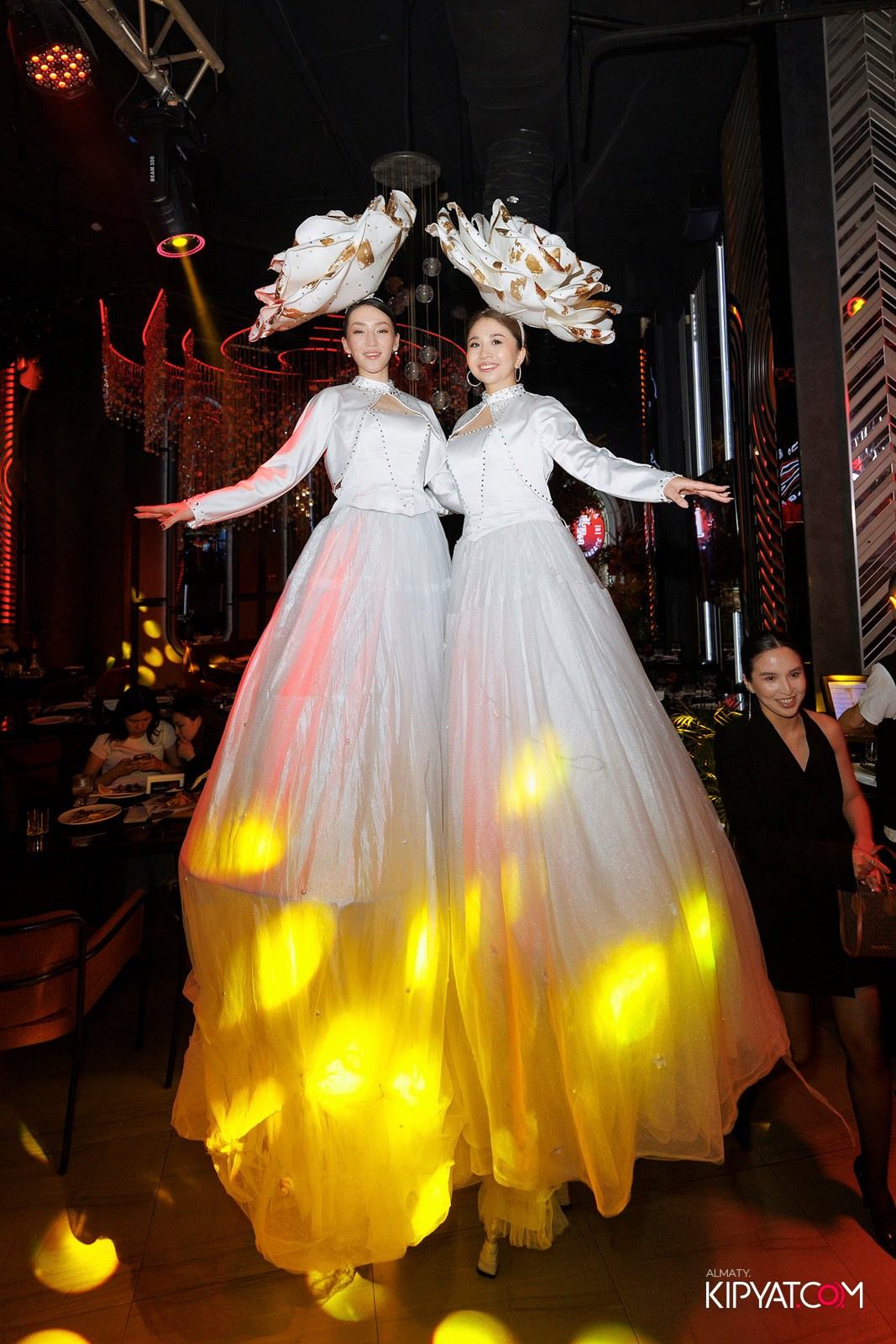 FRIENDS BAR & TERRACE. КИПЯТКОМ АЛМАТЫ! Фотосъемка мероприятий в Алматы