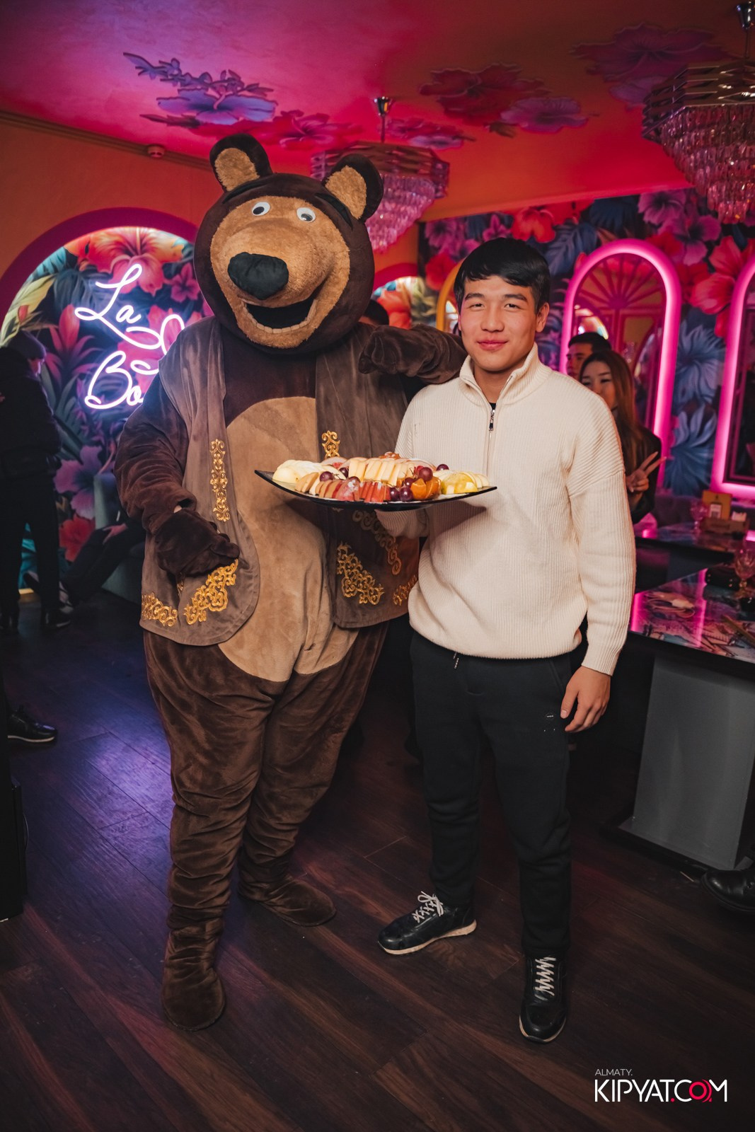 УХО И МЕДВЕДЬ НА САИНА. КИПЯТКОМ АЛМАТЫ!