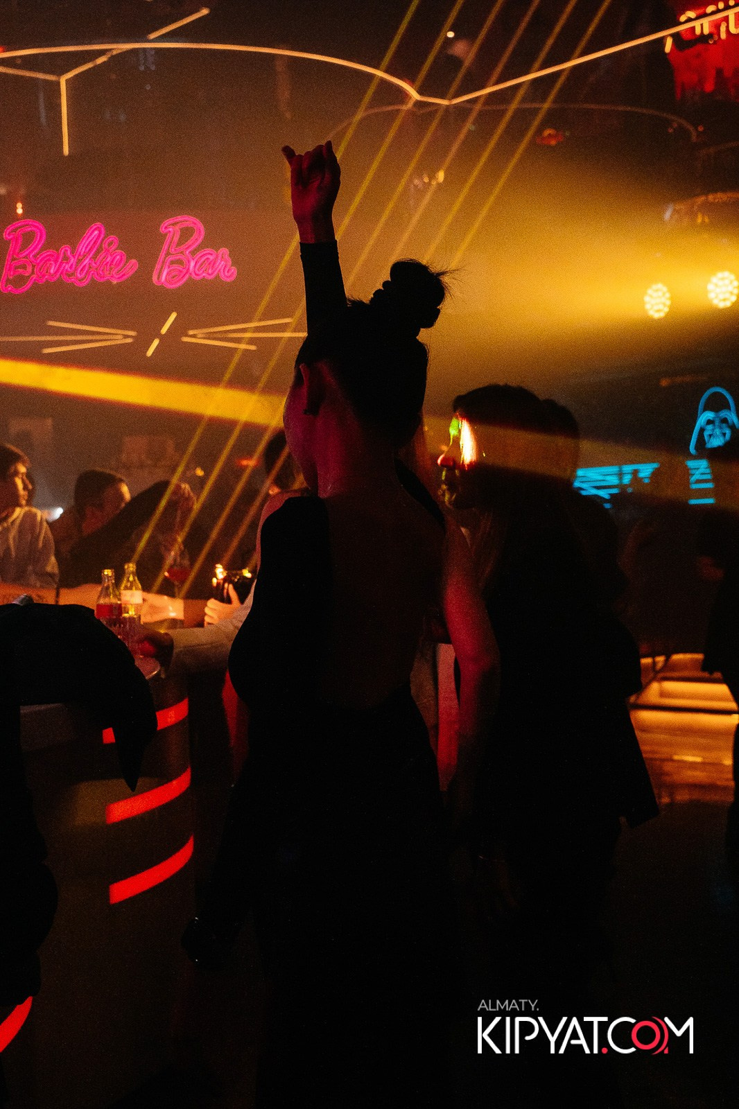 SANTA BARBARA — ВЫСТУПЛЕНИЕ LIZWI. КИПЯТКОМ АЛМАТЫ!