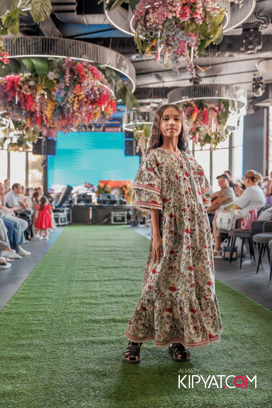 PROM KIDS FASHION SHOW. КИПЯТКОМ АЛМАТЫ!