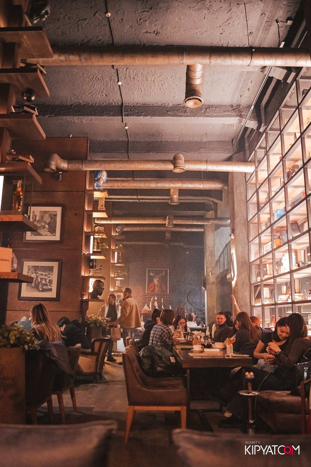 РЕСТО-БАР СКАНДАЛИСТЪ. КИПЯТКОМ АЛМАТЫ!