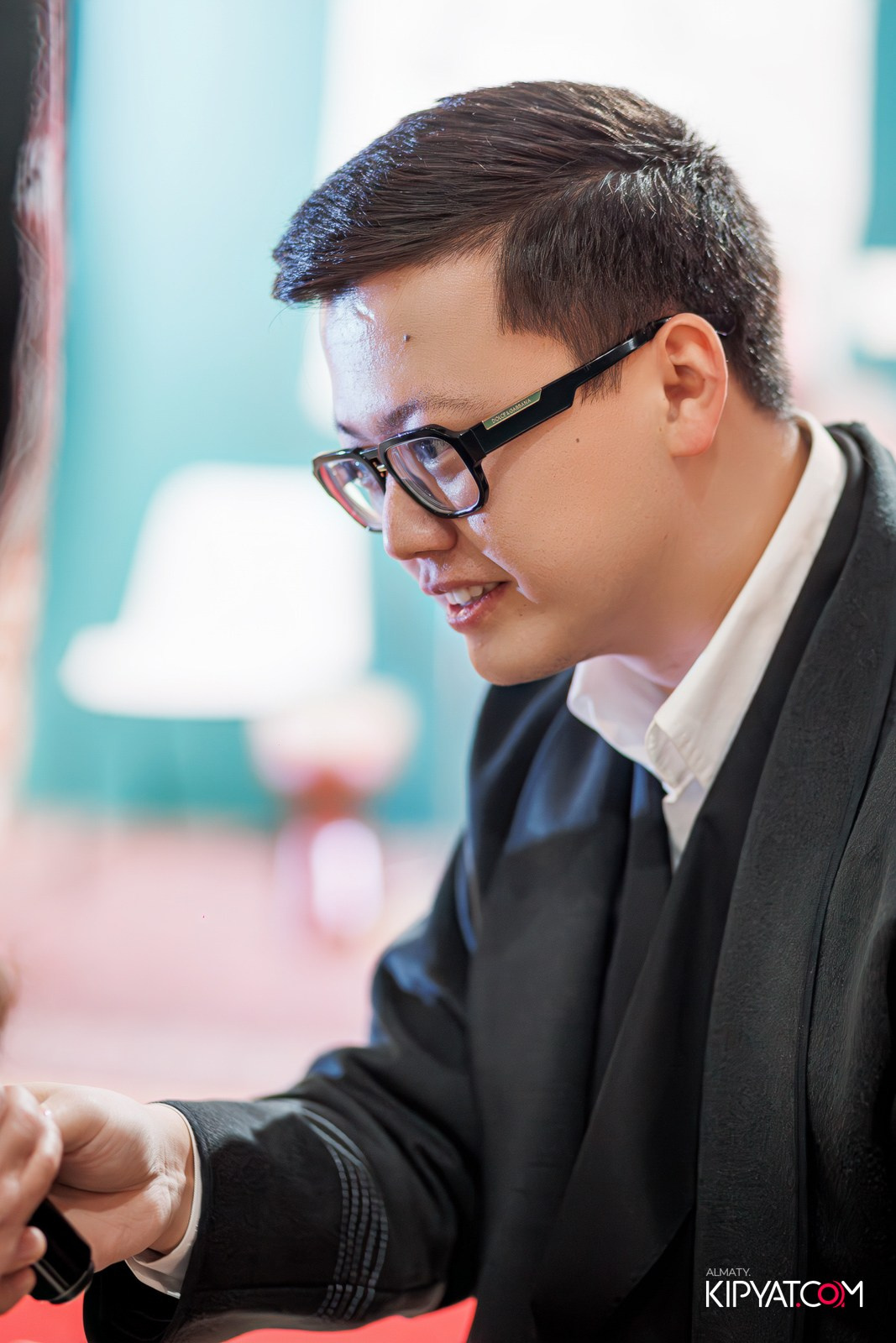 FASHION ПОКАЗ, КАЗАХСКОЙ НАЦИОНАЛЬНОЙ ОДЕЖДЫ. КИПЯТКОМ АЛМАТЫ!