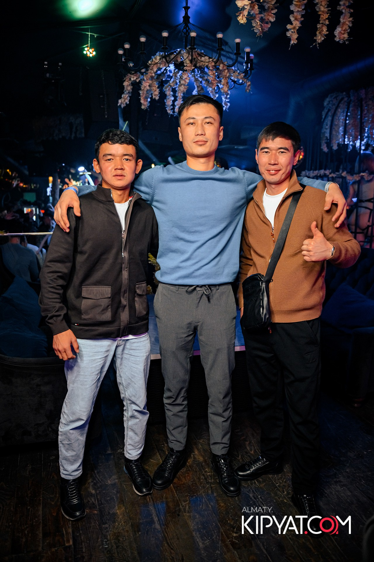 UYAT EMES BAR. КИПЯТКОМ АЛМАТЫ!