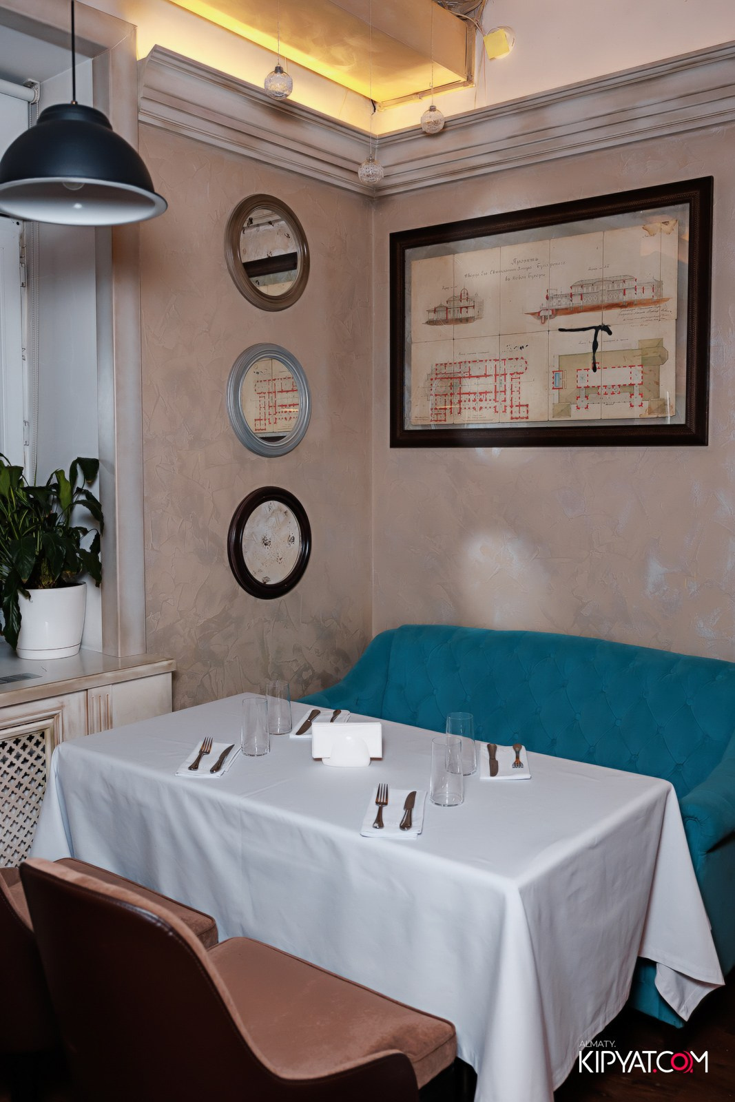 LAUREATE GRAND CAFÉ. КИПЯТКОМ АЛМАТЫ!