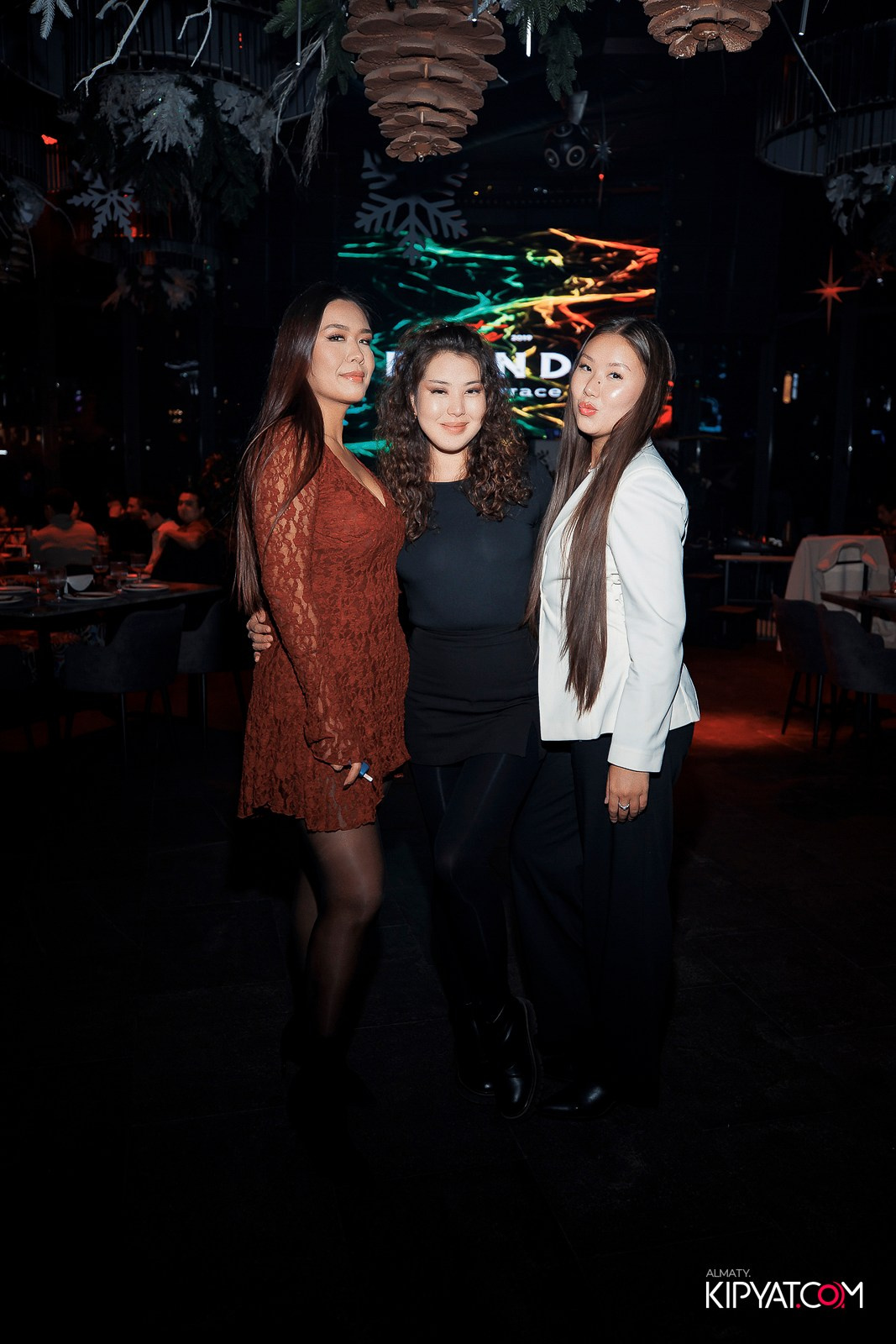 FRIENDS BAR & TERRACE. КИПЯТКОМ АЛМАТЫ! Фотосъемка мероприятий в Алматы